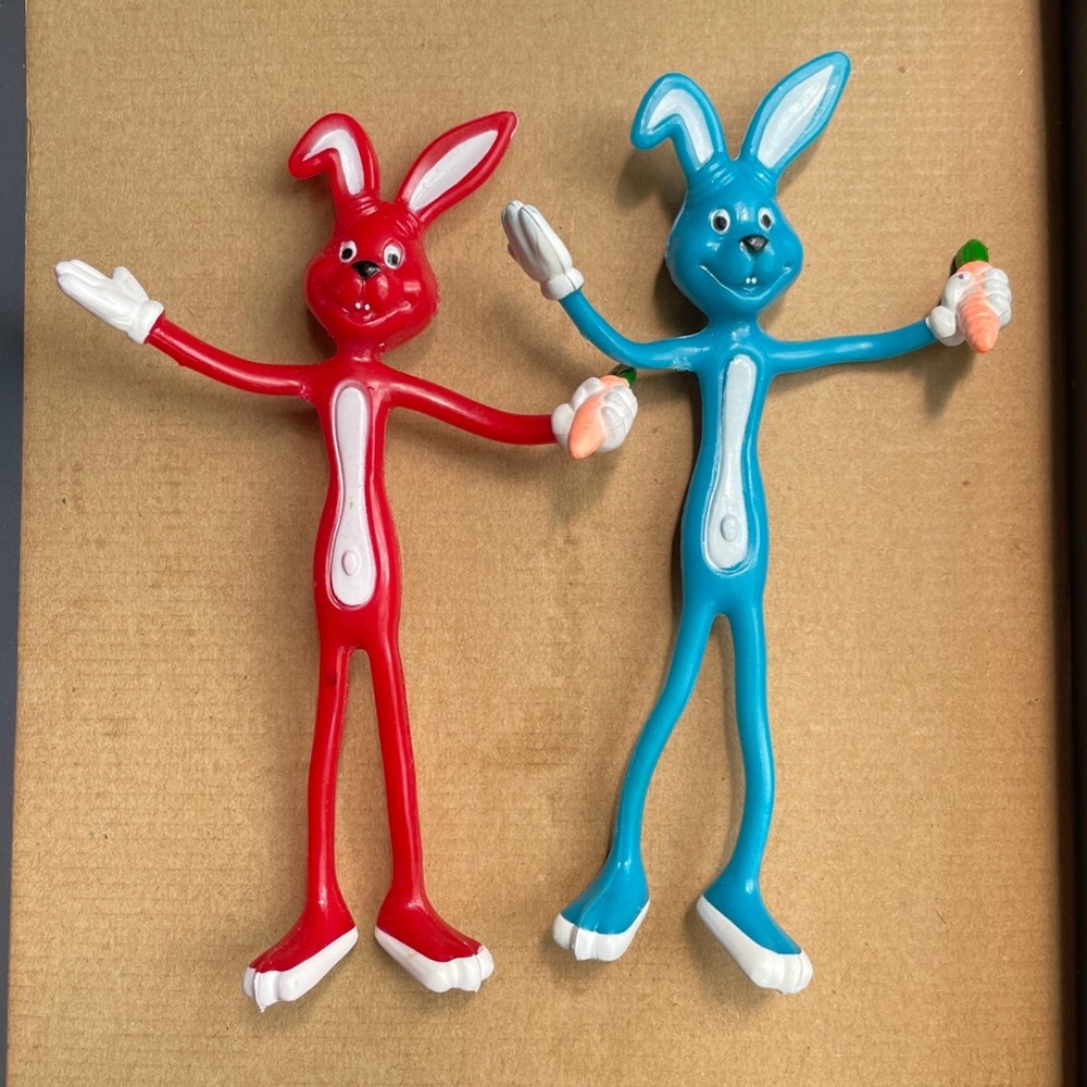 (2) Vintage Plastic Bendable Rabbit Bunny Holding Carrot 5.5"